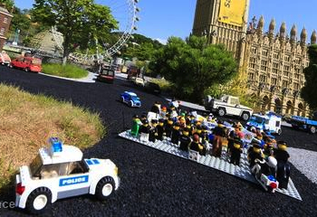 ‘Everything is NOT awesome’: Greenpeace attacks Shell through Lego brand partnership