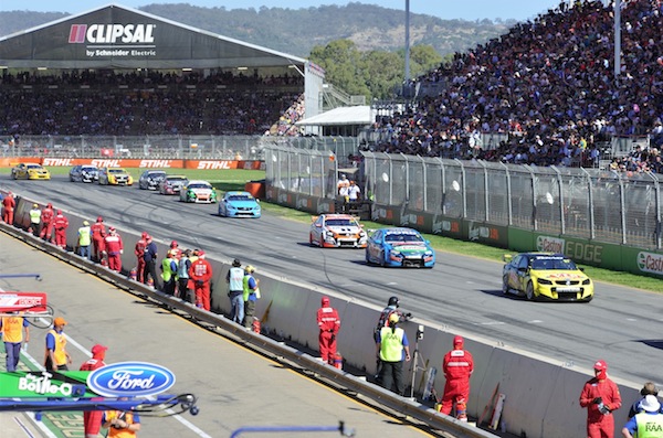 Clipsal 500 race