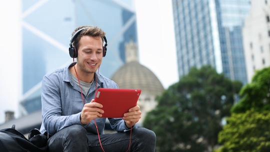 Martech news: Adobe and ComScore, Carolyn Bollaci to Innovid, Hootsuite and ZeroFox, Signal