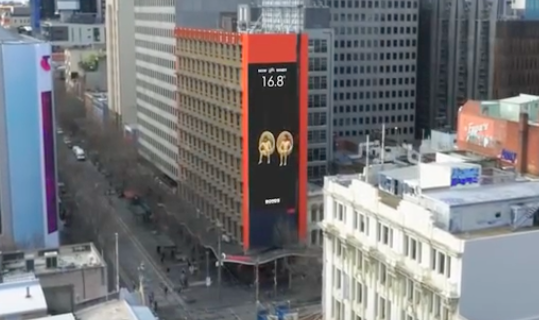 Bonds lets it all hang out in ballsy digital outdoor campaign